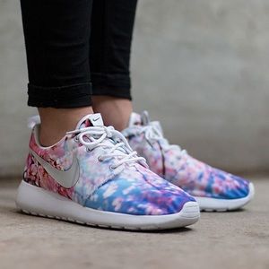 roshe run cherry blossom